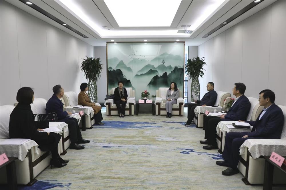 濟南廣播電視臺一行到產發集團交流座談